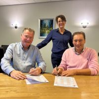 Redon Bouw verlengt hoofdsponsorschap van Robur et Velocitas
